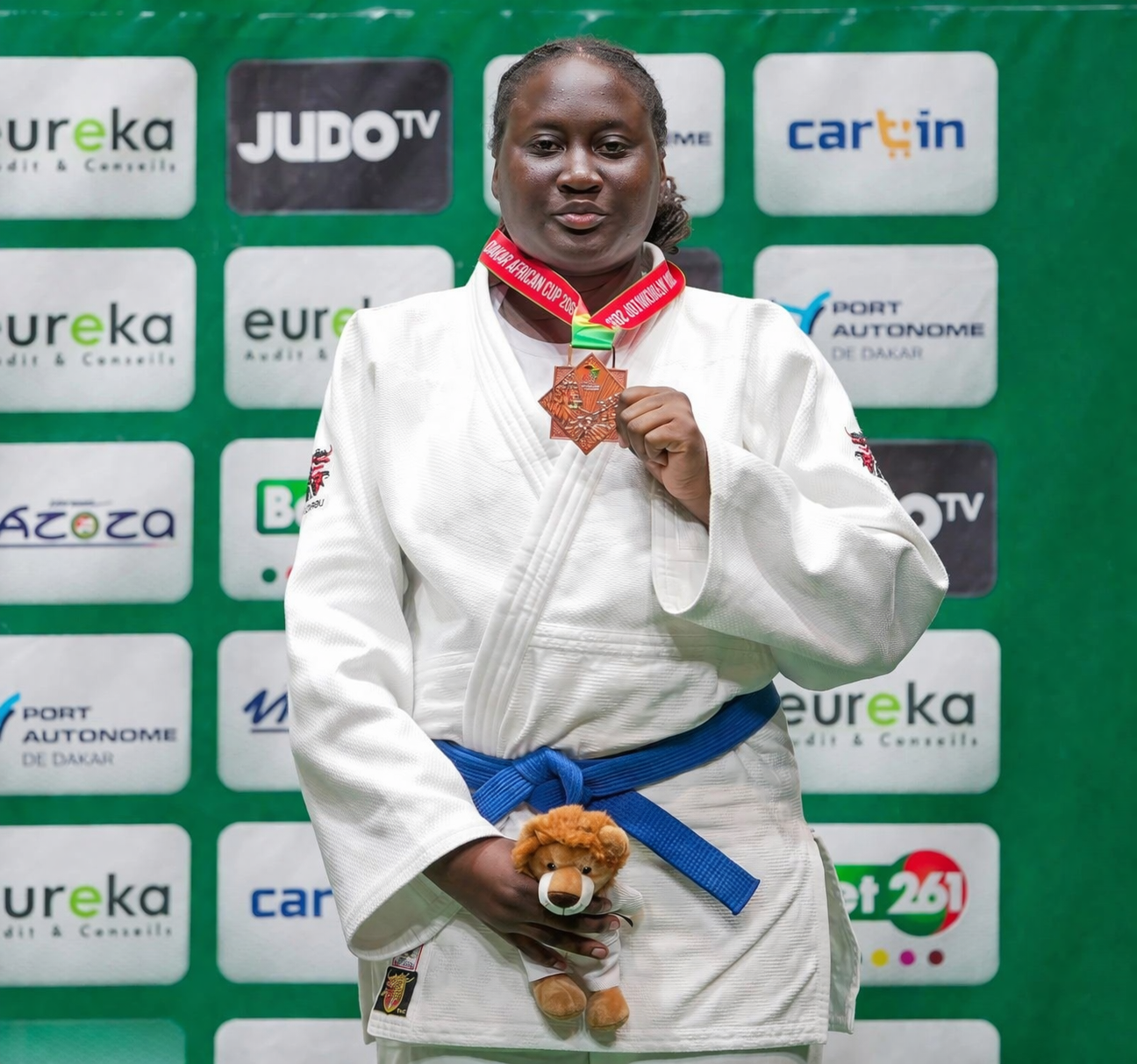 DESTIN DE PANTHÈRE : Esther Bilongo Ibinga, la force tranquille du judo gabonais